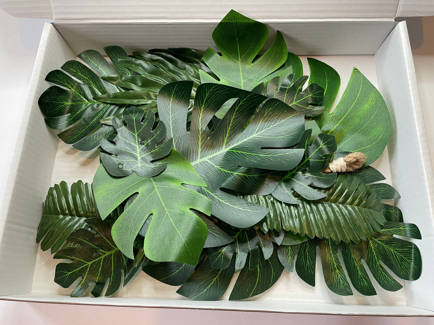 Tropical leafy jungle garland kids bedroom/ nursery / decking decor / tiki bar / garden bar / hot tub area decoration 1m/2m/3m/4m length